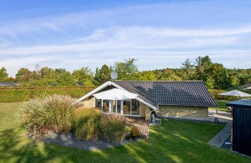 Vibæk Strand House | Cozy House In Ebeltoft Close To Shopping And Beach