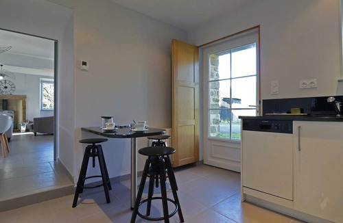 Menil-Gondouin Cottage | Cozy house in Normandy with wooded garden