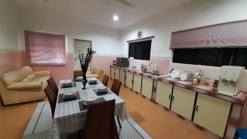 Asam Kumbang House | Cozy House in Taiping