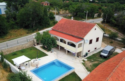 Drnis House | Cozy house in the village