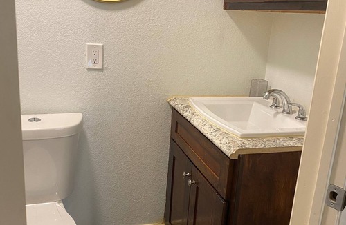 Iowa Colony House | Cozy house in welcoming Rosharon with WiFi, AC