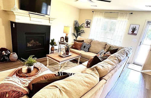 Fayetteville House | Cozy house **LESS THAN 3 MILES FROM U of A!!**