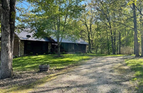 Linn House | Cozy house nestled in the country