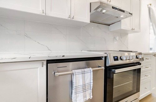 Laval House | Cozy House w/Free Parking in Central MTL