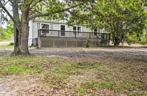 Olivia House | Cozy House w/Huge Yard ~ 16 Mi to Fort Bragg