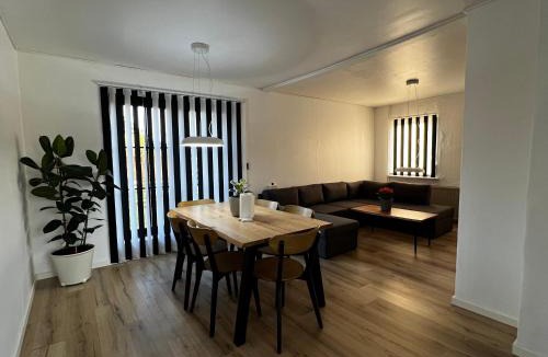 Holeby Villa | Cozy House with Field View near Puttgarden