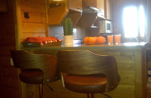Chiva Villa | Cozy house with garden and private pool 30 km from the beach