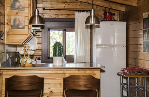 Chiva Villa | Cozy house with garden and private pool 30 km from the beach