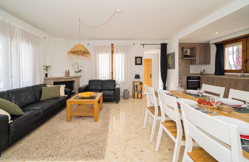 L'Alfas del Pi House | Cozy house with private pool
