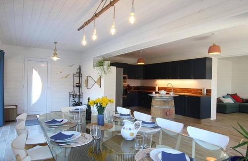 Jullouville Cottage | Cozy house with private pool in Jullouville