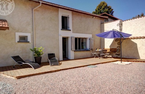 Champoly Cottage | Cozy house with private garden and terrace