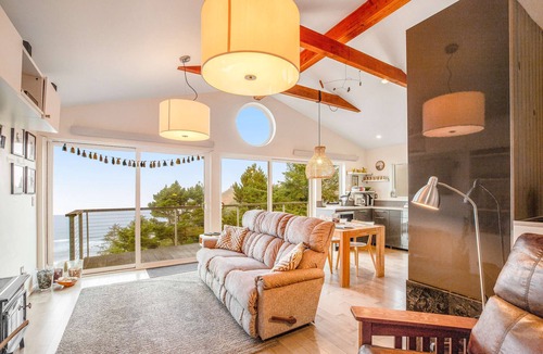 Oceanside House | Cozy house with WiFi sweeping ocean views and nearby beach access