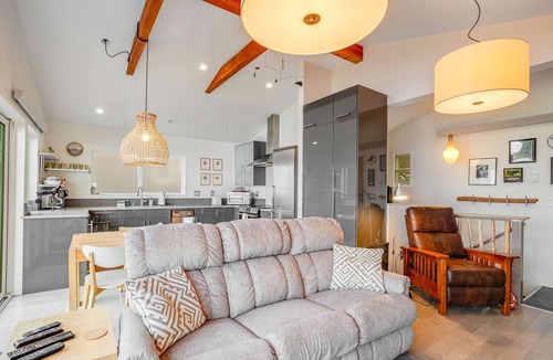 Oceanside House | Cozy house with WiFi sweeping ocean views and nearby beach access