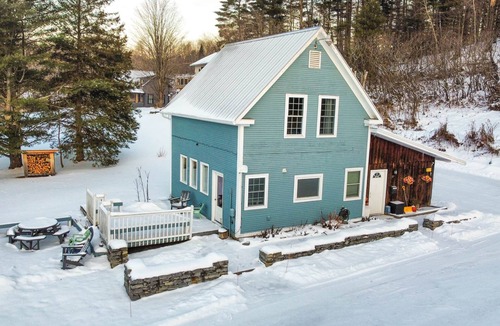 Johnson House | Cozy House! Your home base for exploration!