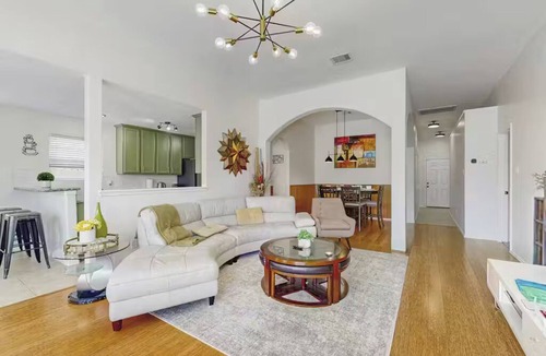 Clodine House | Cozy Houston Home with Games and a Large Backyard
