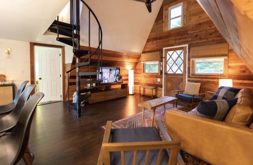 Freehold Cabin | Cozy Hudson Valley A-Frame