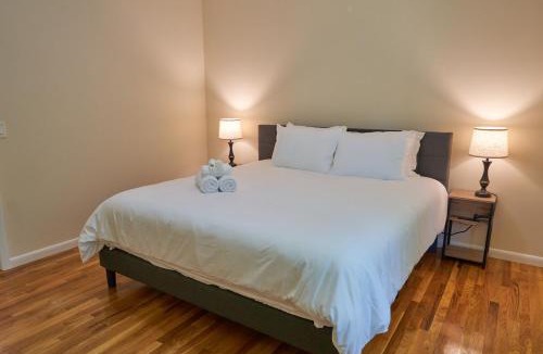 Beemerville House | Cozy Huguenot Hideaway