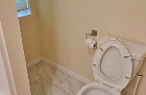 Beemerville House | Cozy Huguenot Hideaway