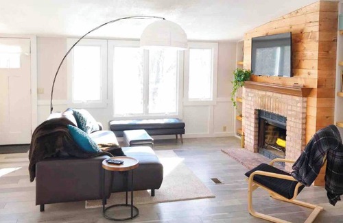 Jewett House | Cozy Hunter & Windham Retreat
