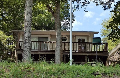 Leasburg Cottage | Cozy Hyco Lake Cottage