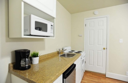 Hyde Park House | Cozy Hyde Park Guest House in Historic Central Austin Neighborhood