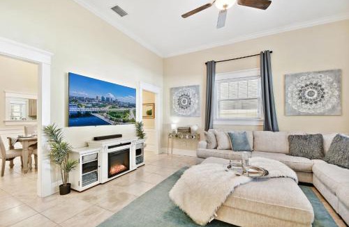 Hyde Park House | Cozy Hyde Park Home