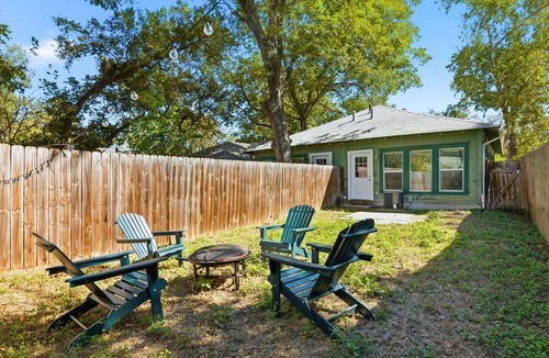 Hyde Park House | Cozy Hyde Park Stay with Parking, Yard & Walkable Eats