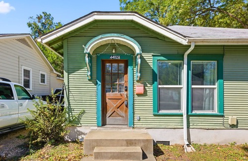 Hyde Park House | Cozy Hyde Park Stay with Parking, Yard & Walkable Eats