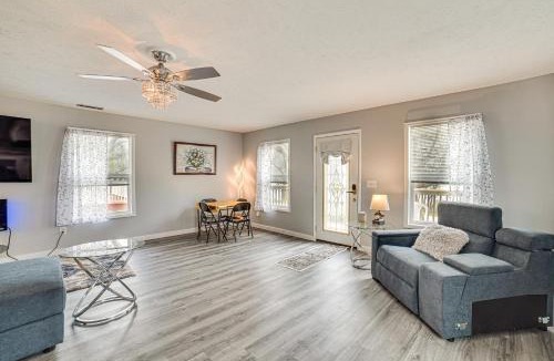 Rome House | Cozy Illinois Retreat w/Home Gym & River Views!