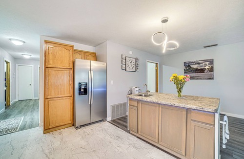Rome House | Cozy Illinois Retreat w/Home Gym & River Views!