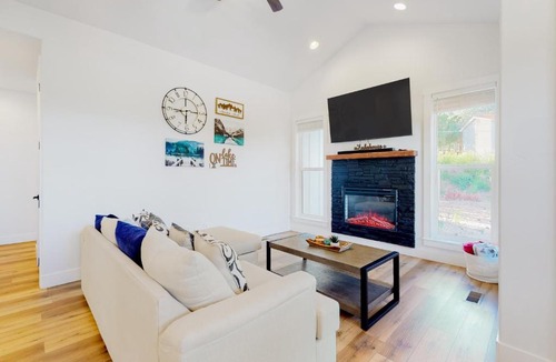 Cascade House | Cozy in Cascade