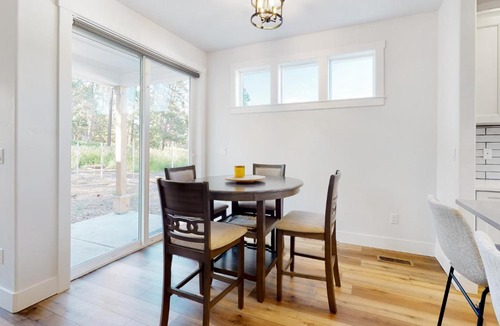 Cascade House | Cozy in Cascade