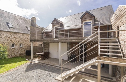 Regnezville-sur-Mer Apartment | Cozy Independent House Bay View, Pets Allowed, Parking