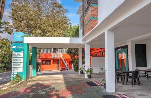 Banjarbaru House | Cozy Indonesia Standard Twin Retreat w/Free WiFi