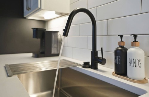 Judson Apartment | Cozy Industrial Abode