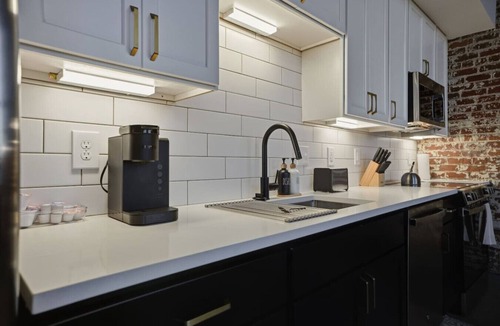 Judson Apartment | Cozy Industrial Abode