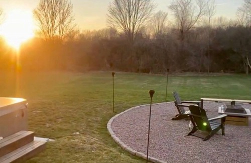 Evans Mills House | Cozy Industrial Apartmentnn