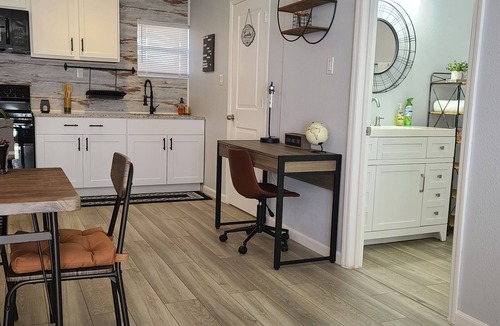 Riverview Apartment | Cozy Industrial Chic Apartment