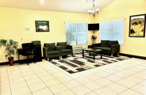 Centralia Hotel | Cozy Inn