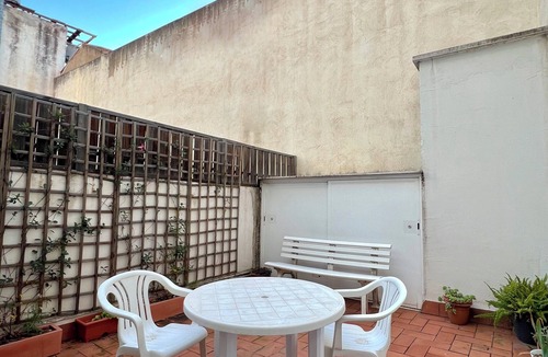 Sabadell Apartment | Cozy inner courtyard (city center)