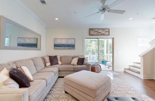 Epworth Acres House | Cozy island townhouse w/screened porch, shared pool, & serene pond views