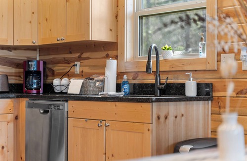 Jasper Cabin | Cozy Jasper Cabin w/Hot Tub & Fire Pit
