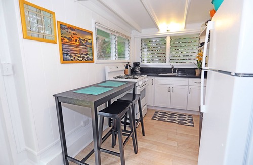 Ka'a'awa House | Cozy Kaaawa Studio with Mountain Views - 30 Day Min