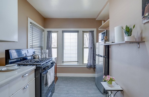 Kalamazoo Apartment | Cozy Kalamazoo Studio, 4 Mi to Downtown Area!