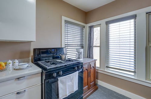 Kalamazoo Apartment | Cozy Kalamazoo Studio, 4 Mi to Downtown Area!
