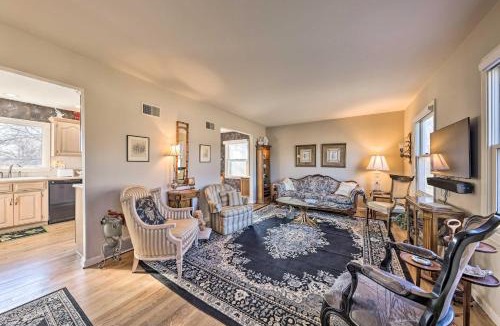 Gladstone House | Cozy Kansas City Home w/Yard - 9 Mi to Dtwn!