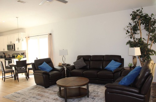 Katy House | Cozy Katy |3 bd 2 ba| Great Location for home away from home