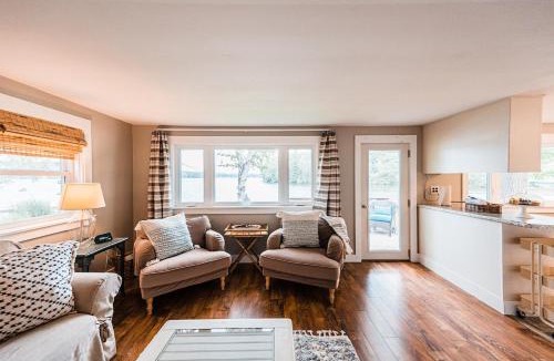 Winthrop House | Cozy Keyes Cottage