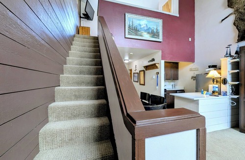 Lakeside Village Condo | Cozy Keystone | Lake, Pool + Trails