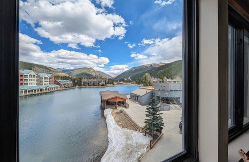 Lakeside Village Condo | Cozy Keystone | Lake, Pool + Trails